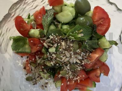 Vasaros salotos su daržovėmis ir mėta Žingsnis 3