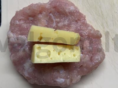 Sūrio ir pomidorų padažo kotletai orkaitėje Žingsnis 2