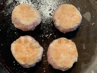 Sūrio ir pomidorų padažo kotletai orkaitėje Žingsnis 5