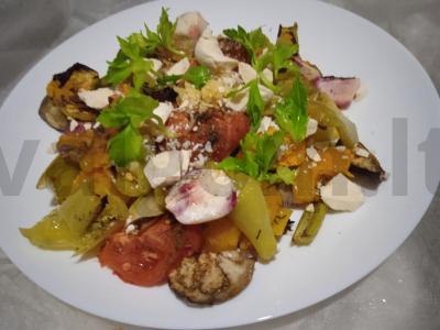 Kepti rudens daržovės su kurt sūriu pagrindine nuotrauka