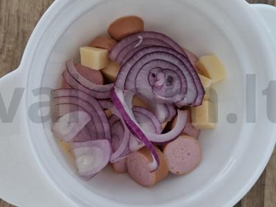 Salotas su vyšniniais pomidorais ir dešrelėmis Žingsnis 3