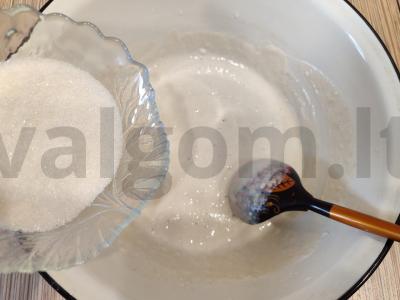 Vatrushkos su obuolių uogiene iš mielinės tešlos Žingsnis 5