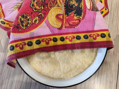 Vatrushkos su obuolių uogiene iš mielinės tešlos Žingsnis 9