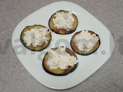 Keptas baklažanas su graikiniais riešutais, kalendra ir granato sėklomis Žingsnis 7