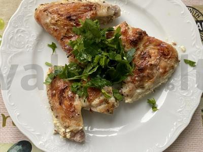 Vištienos sparneliai grietinėje pagrindine nuotrauka