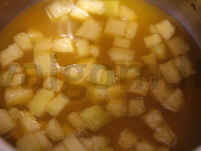 Cukrinių moliūgų ir persikų sulčių kompotas Žingsnis 1