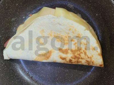 Sotūs pusryčiai ant tortilijos su omletu ir grybais Žingsnis 7