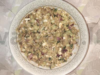 Salotas su pomidorų sūdyta silkė pagrindine nuotrauka