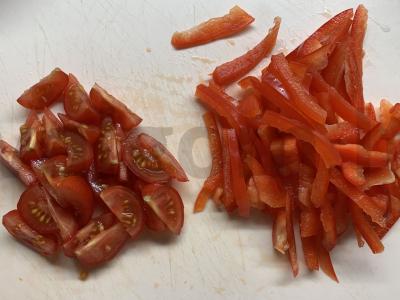 Salotas „Raudonoji jūra“ su graikišku jogurtu Žingsnis 2