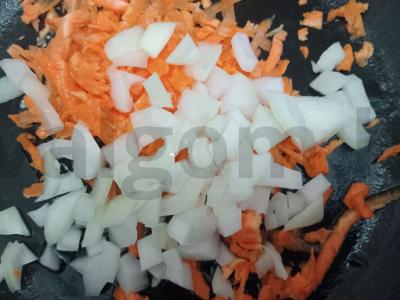 Jazminų ryžių plovas su vištienos širdelėmis Žingsnis 1