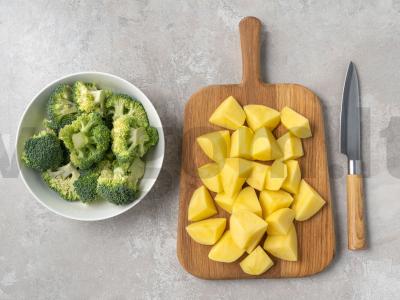 Bulvių ir brokolių blynai Žingsnis 1