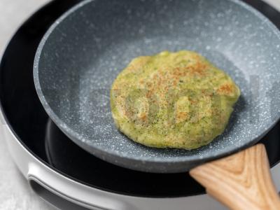 Bulvių ir brokolių blynai Žingsnis 5