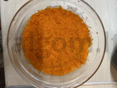 Sluoksniuotas salotas su skumbrija Žingsnis 3