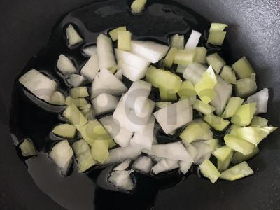 Spagečiai su kiaulienos šonine Žingsnis 1