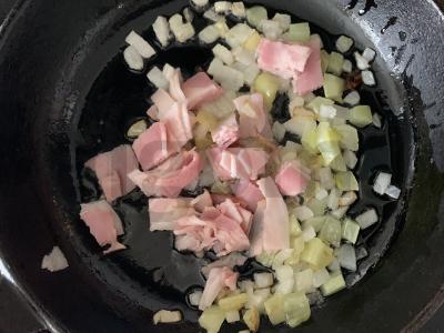 Spagečiai su kiaulienos šonine Žingsnis 4