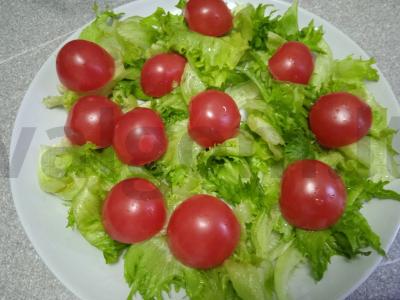 Salotas su krevetėmis, vyšniniais pomidorais ir balzaminiu padažu Žingsnis 2