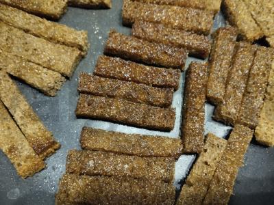 Česnakiniai skrebučiai su grietinės padažu Žingsnis 2