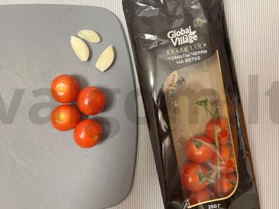 Krustingos brusketos su pomidorais ir fetos sūriu Žingsnis 1