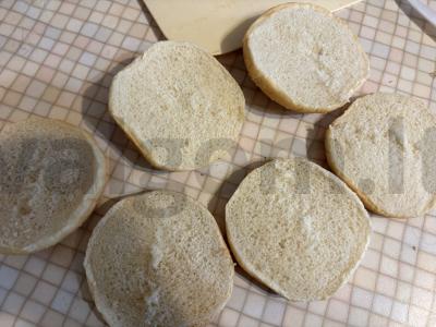 Greiti burgeriai su kotletais Žingsnis 4