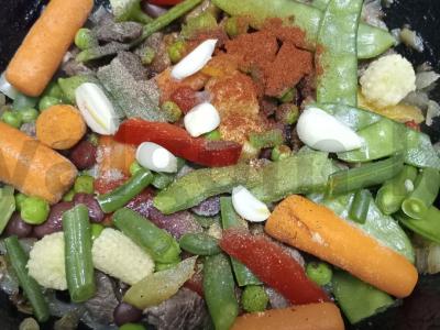 Jautiena, troškinta su daržovėmis karibų stiliumi Žingsnis 7