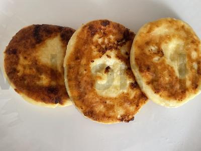 Varškėčiai su varške pusryčiams pagrindine nuotrauka