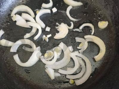 Laghman su vištiena Žingsnis 1