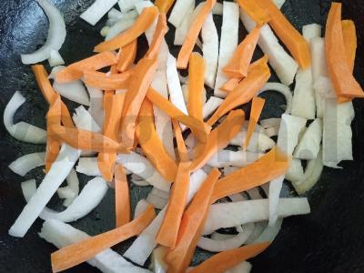 Laghman su vištiena Žingsnis 3