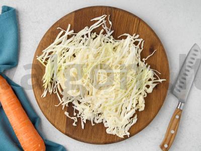 Kopūstų ir morkų salotos Žingsnis 1
