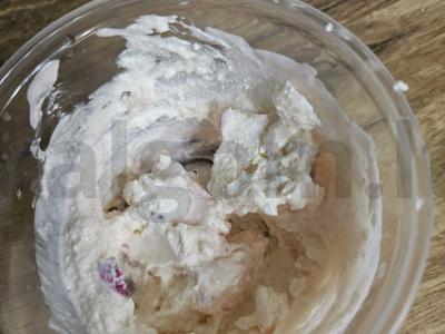 Koldūnai su varške ir braškių-žemės braškių varške Žingsnis 3