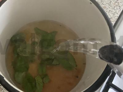 Mėtų arbata su apelsinų kurdu Žingsnis 4