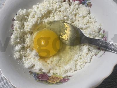 Vaikų varškėčiai su kokosu ir manų kruopomis Žingsnis 4