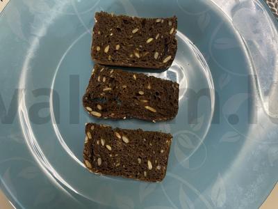 Avokadų brusketė su raudonąja žuvimi ir kreminiu sūriu Žingsnis 1