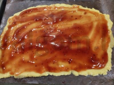 Tarkuotas pyragas su džemu „Karakum“ Žingsnis 6