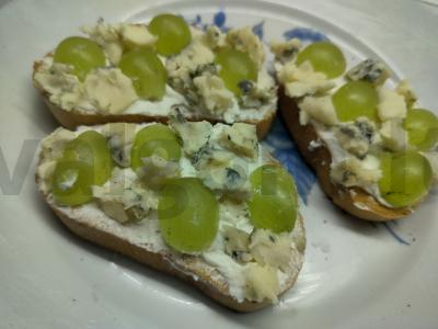 Sumuštiniai su mėlynuoju sūriu pagrindine nuotrauka