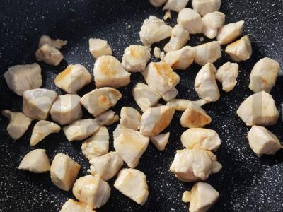 Ryžiai su vištiena ir daržovėmis sojų padaže Žingsnis 2