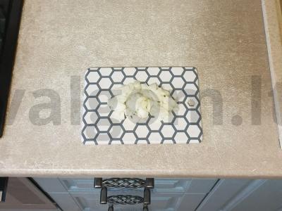 Spagečiai grietinėlės padaže su dešrelėmis ir sūriu Žingsnis 1