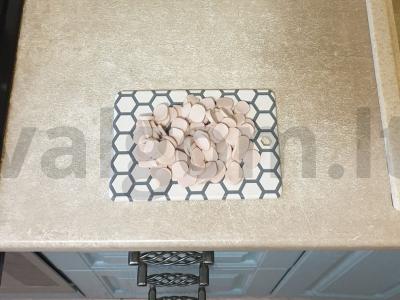 Spagečiai grietinėlės padaže su dešrelėmis ir sūriu Žingsnis 2