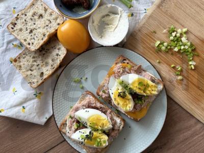 Baltyminiai tostai su tunu ir kiaušiniu Žingsnis 4