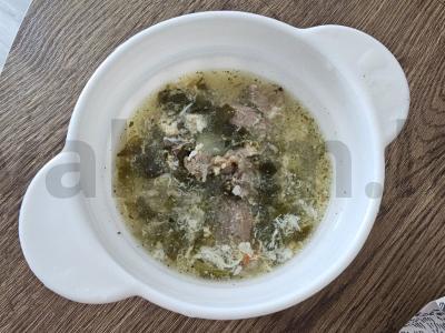 Šaltibarščiai iš rūgštynių ant kiaulienos kaulo pagrindine nuotrauka