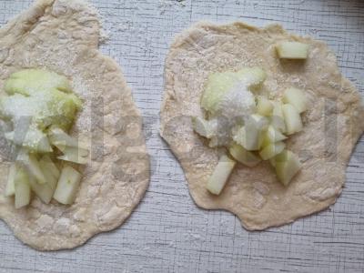 Obuolių pyragėliai keptuvėje Žingsnis 5