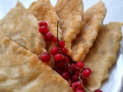 Obuolių pyragėliai keptuvėje pagrindine nuotrauka