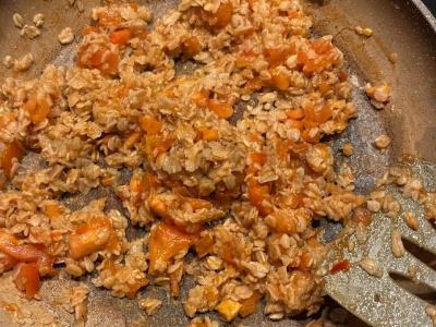 Pomidorų avižinė košė su kiaušiniu pusryčiams Žingsnis 4