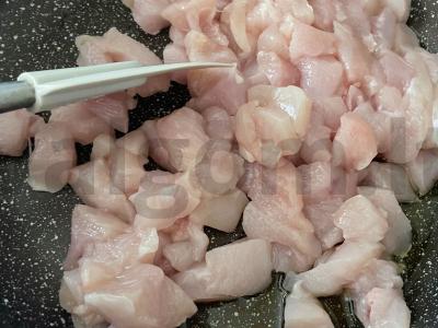 Makaronai grietinėlės ir česnako padaže Žingsnis 2