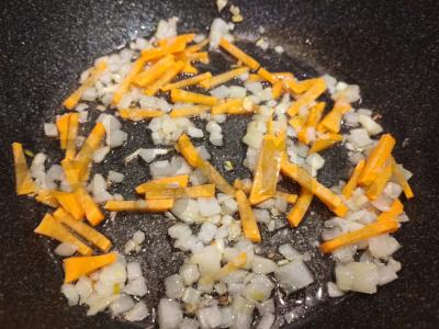 Makaronai su kiaulienos troškiniu Žingsnis 6