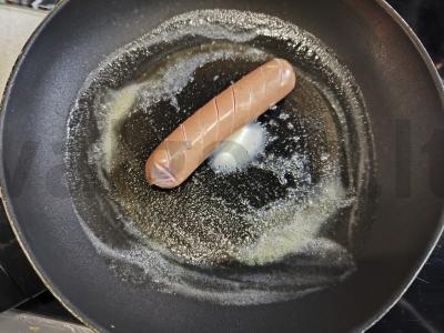 Kiaušinienė su dešrelėmis ir džiovintais pomidorais Žingsnis 1