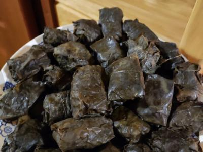 Jautienos dolma su grietinės ir česnako padažu pagrindine nuotrauka