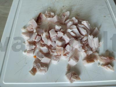 Salotas su morkomis, sausainiais ir žirneliais Žingsnis 1