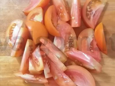 Marinuoti pomidorai su alyvuogėmis Žingsnis 4