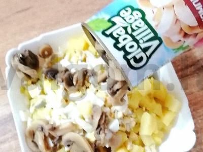 Salotas su marinuotais pievagrybiais, bulvėmis ir marinuotomis agurkais Žingsnis 5