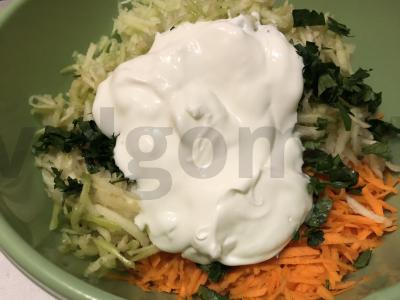 Salotas su ridikėliais, obuoliais ir morkomis Žingsnis 7